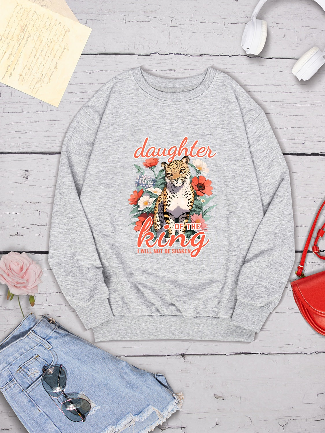 Leopard Graphic Round Neck Sweatshirt