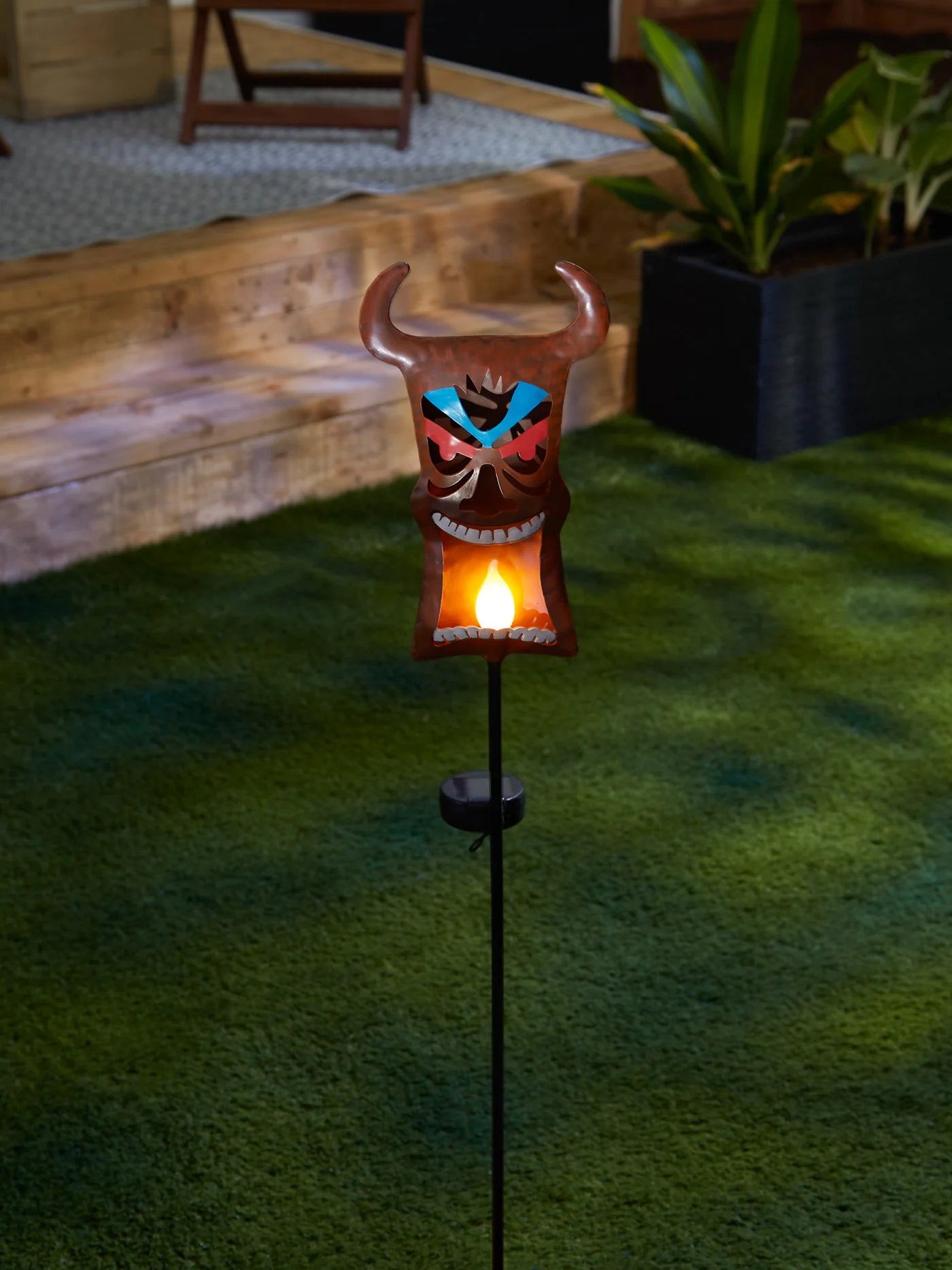 TIKI-AUAHA SOLAR STAKE