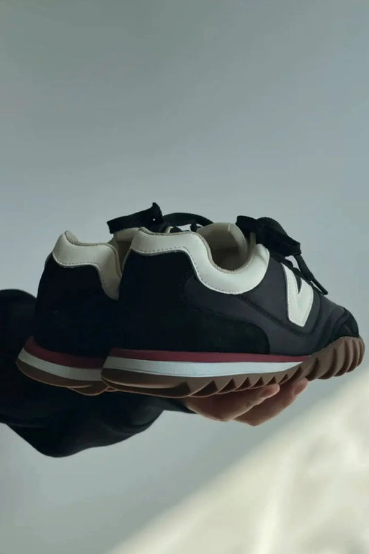 96a75f92-5aca-4c78-8c5b-1ac3e6435458-Max