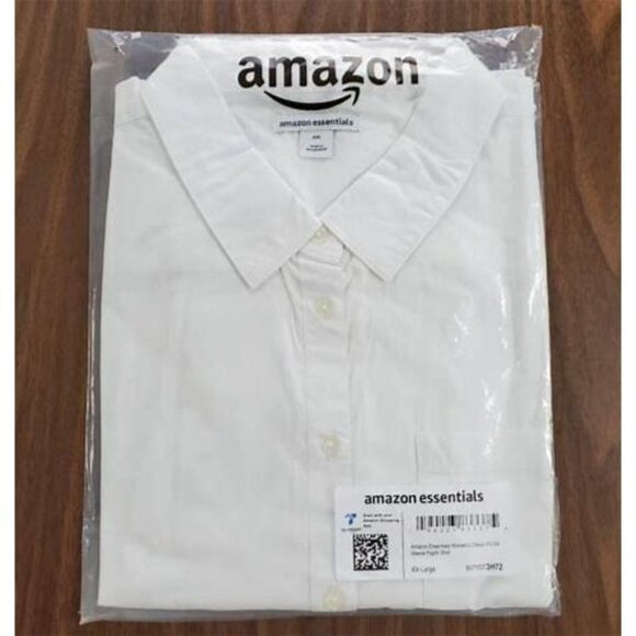 NWT - Amazon Essentials White Women's Classic-Fit 3/4 Sleeve Poplin Shirt