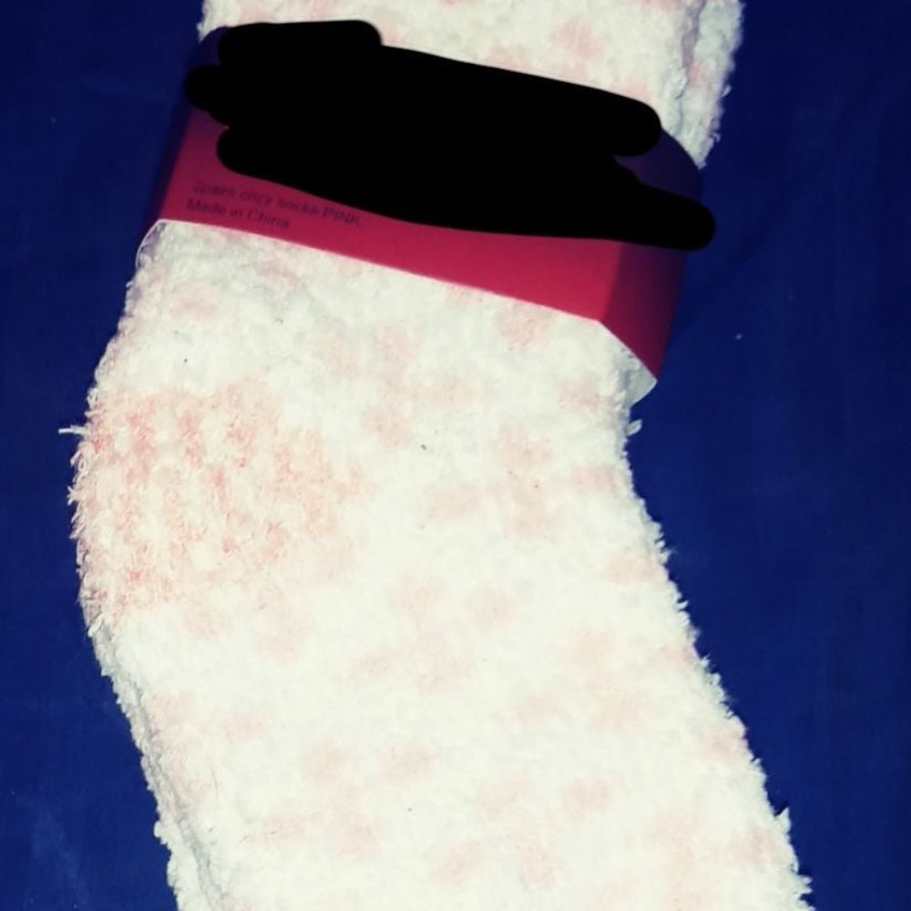 NWT - 2 pairs. Pink & White Fuzzy Cozy Socks - ONE SIZE