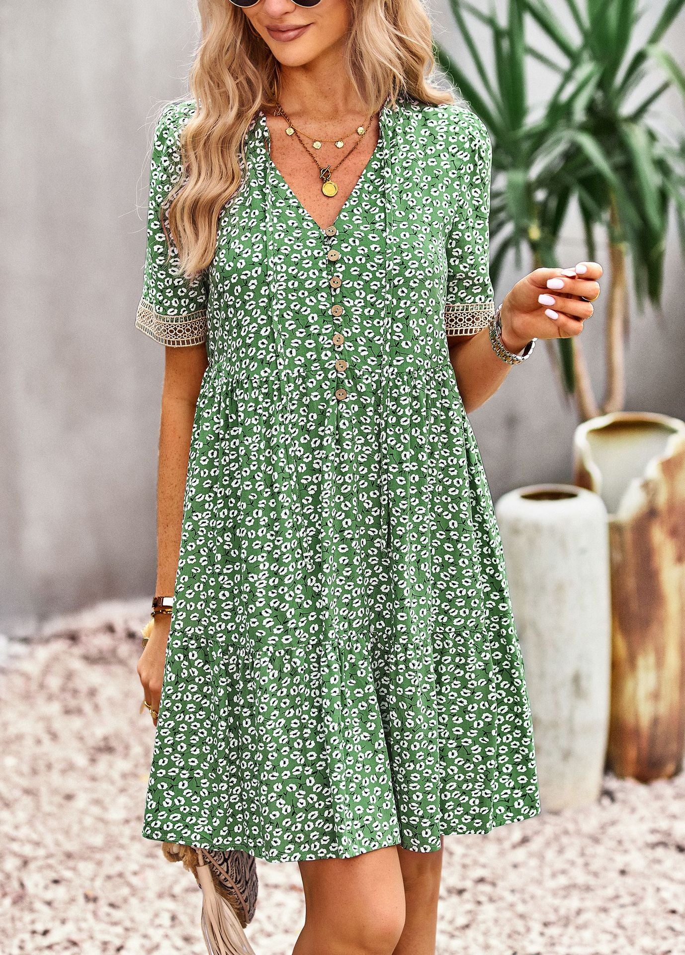 Floral Buttoned Puff Sleeve Dress