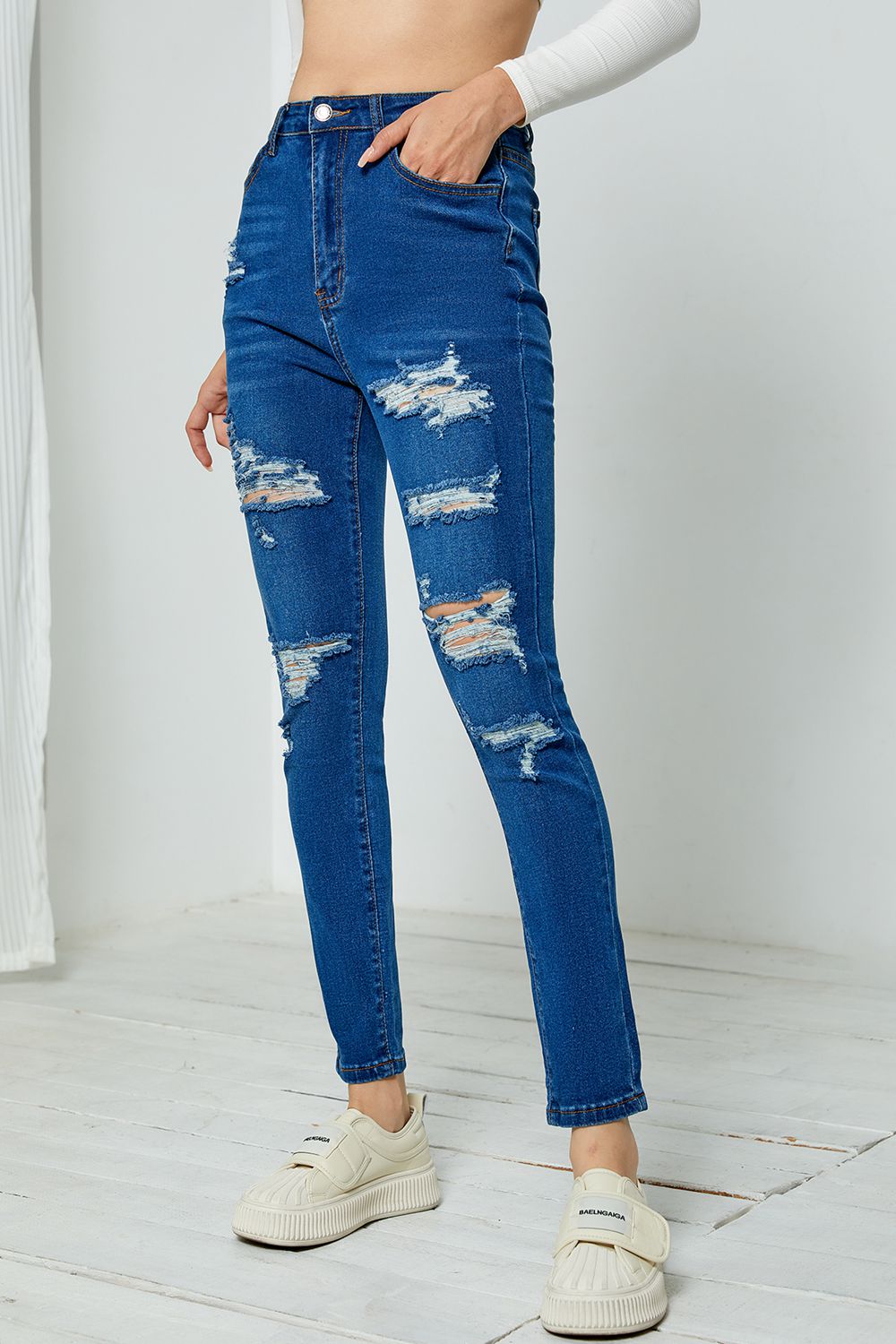 Distressed Slim Fit Long Jeans