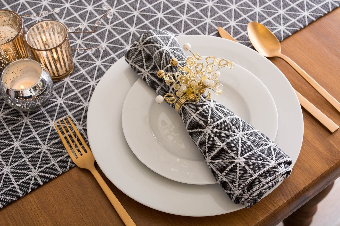 Black & White Triangle Napkin Set/6 