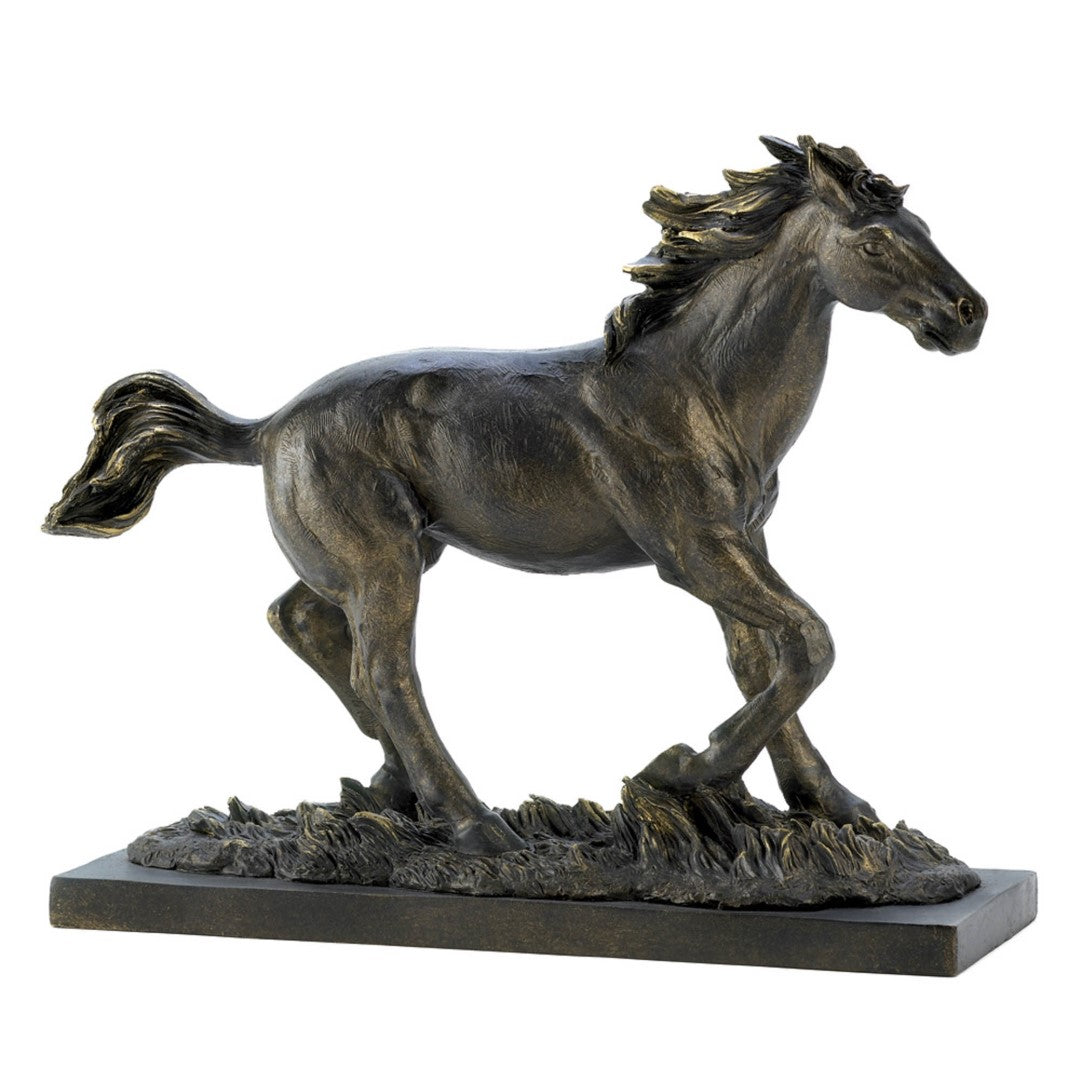 Wild Stallion Statue 