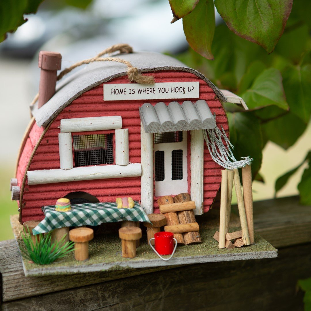 Red Trailer Birdhouse 