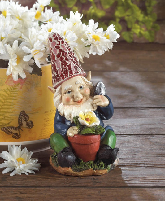 Gardening Gnome Solar Statue 