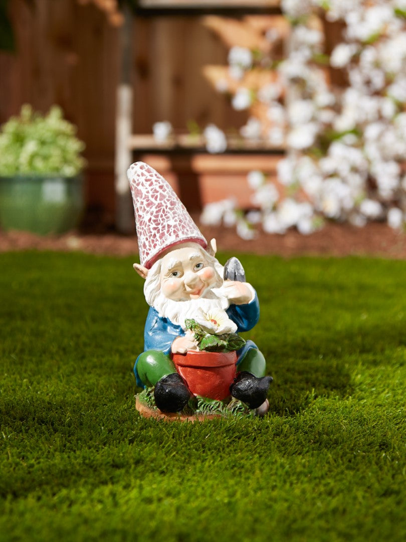 Gardening Gnome Solar Statue 