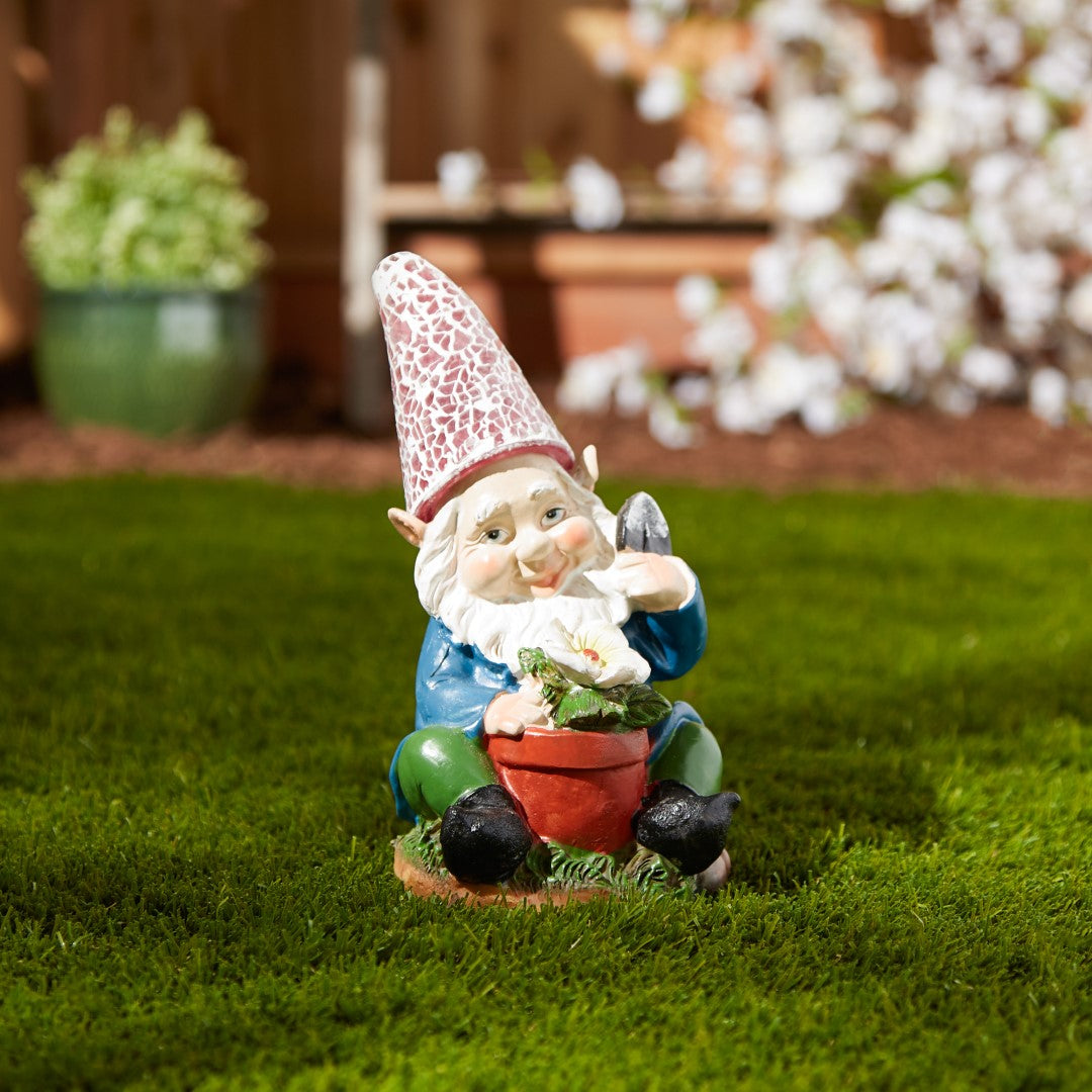 Gardening Gnome Solar Statue 