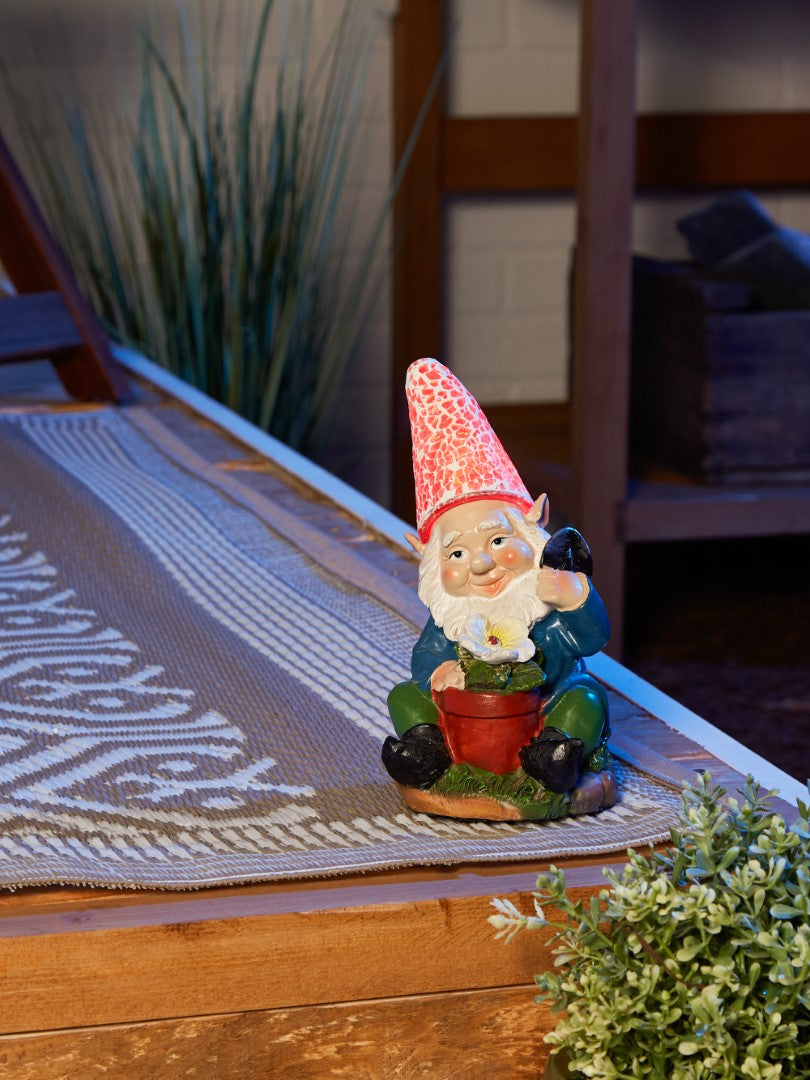 Gardening Gnome Solar Statue 