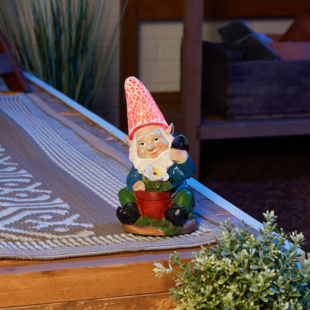 Gardening Gnome Solar Statue 