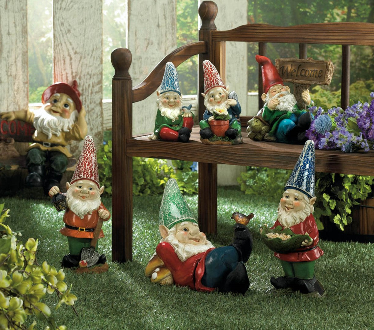 Gardening Gnome Solar Statue 