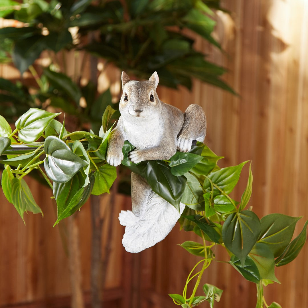 Climbing Chip Squirrel Decor 