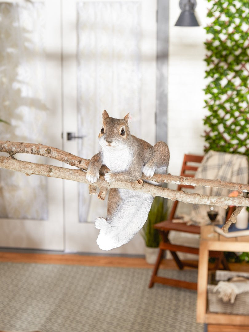 Climbing Chip Squirrel Decor 