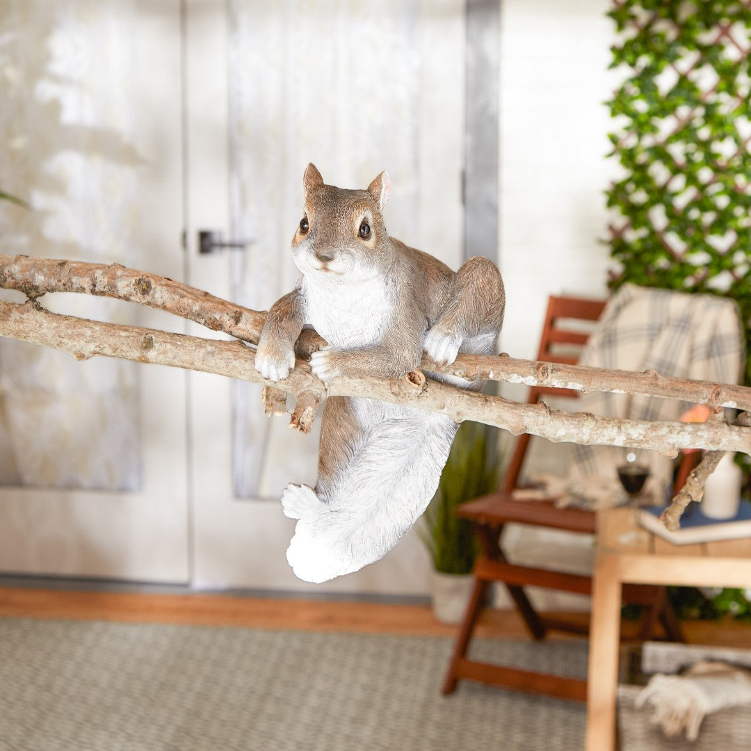 Climbing Chip Squirrel Decor 