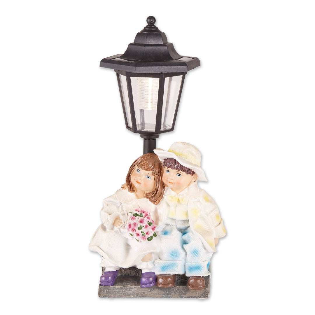 Couple With Solar Street Light Statue 