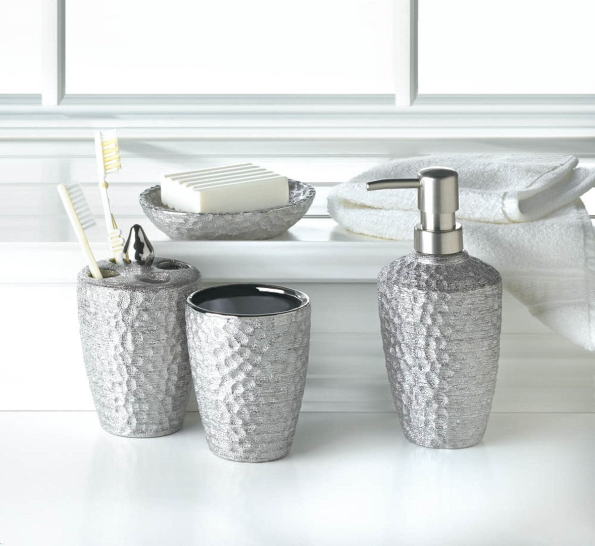 Hammered Silver Texture Bath Accessories 