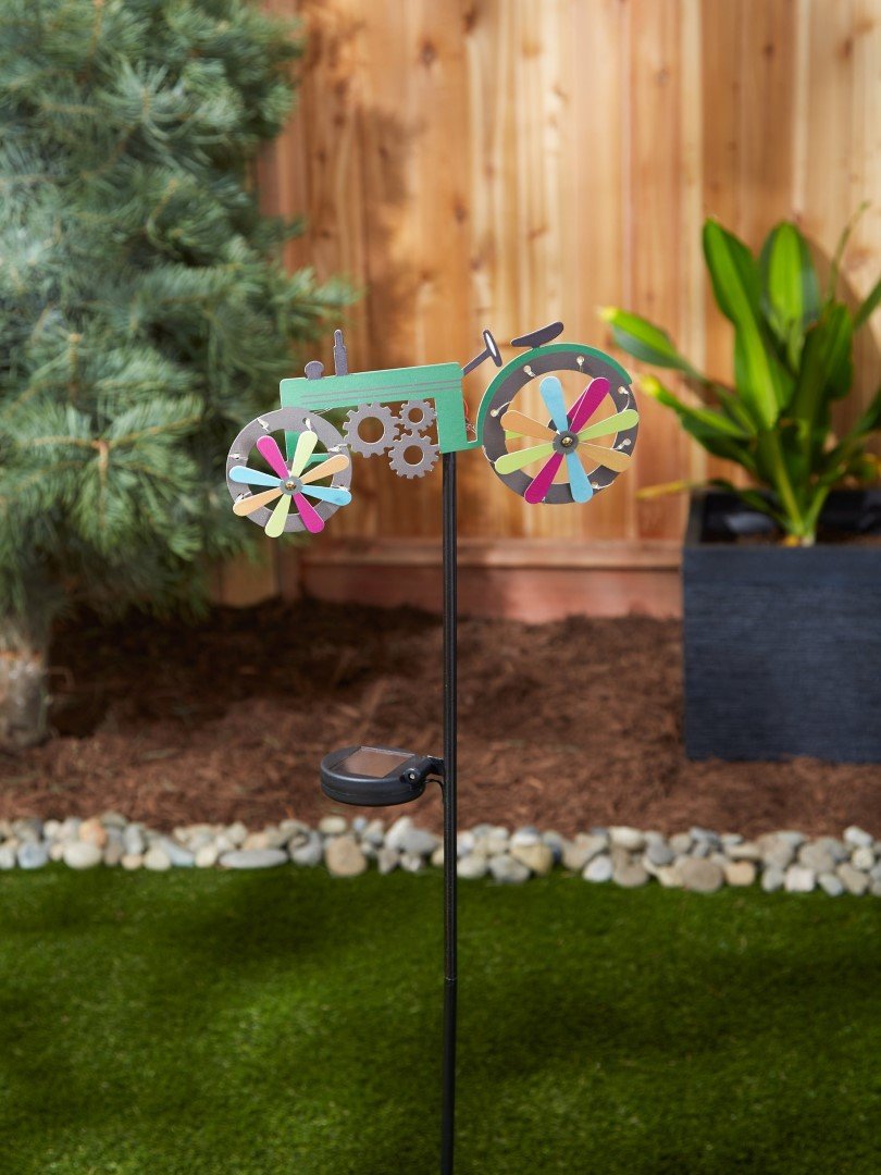 Tractor Solar Stake 