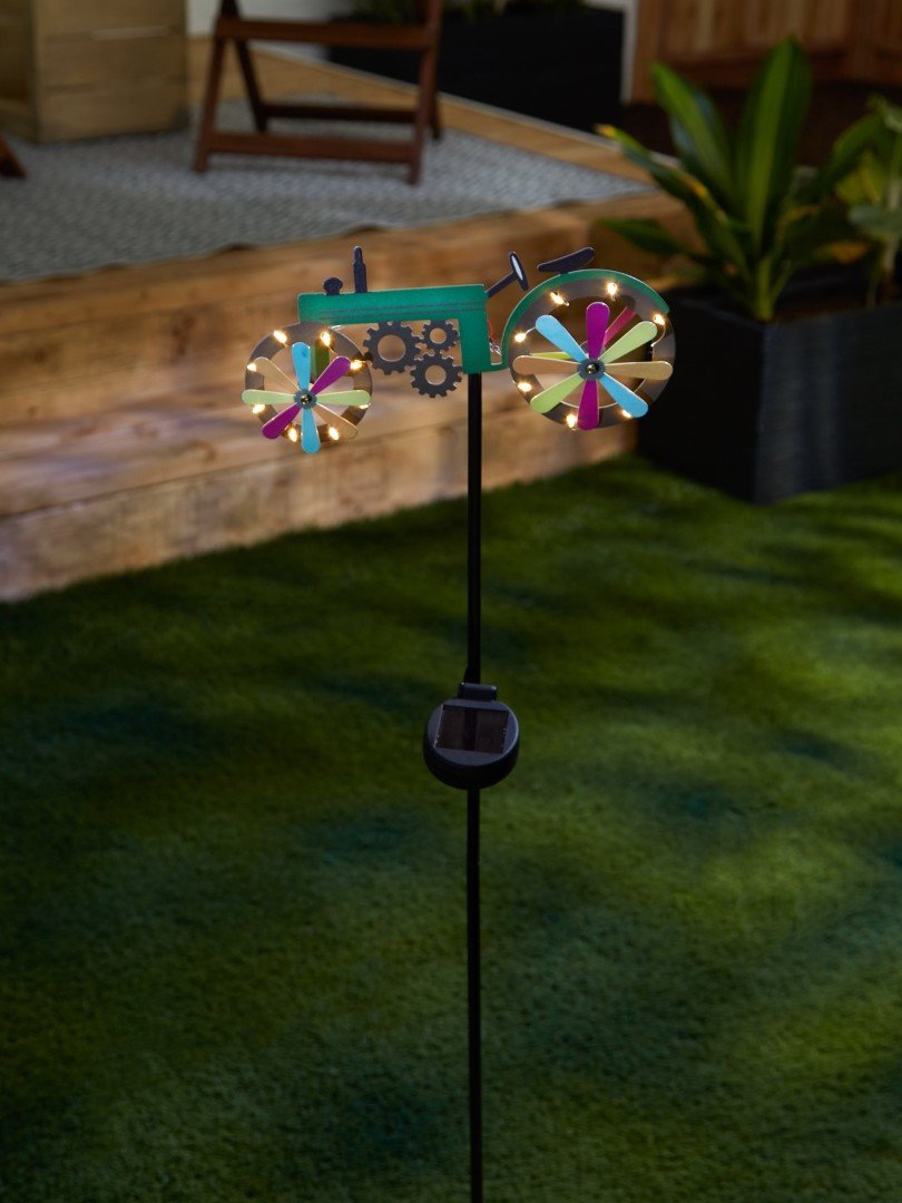 Tractor Solar Stake 