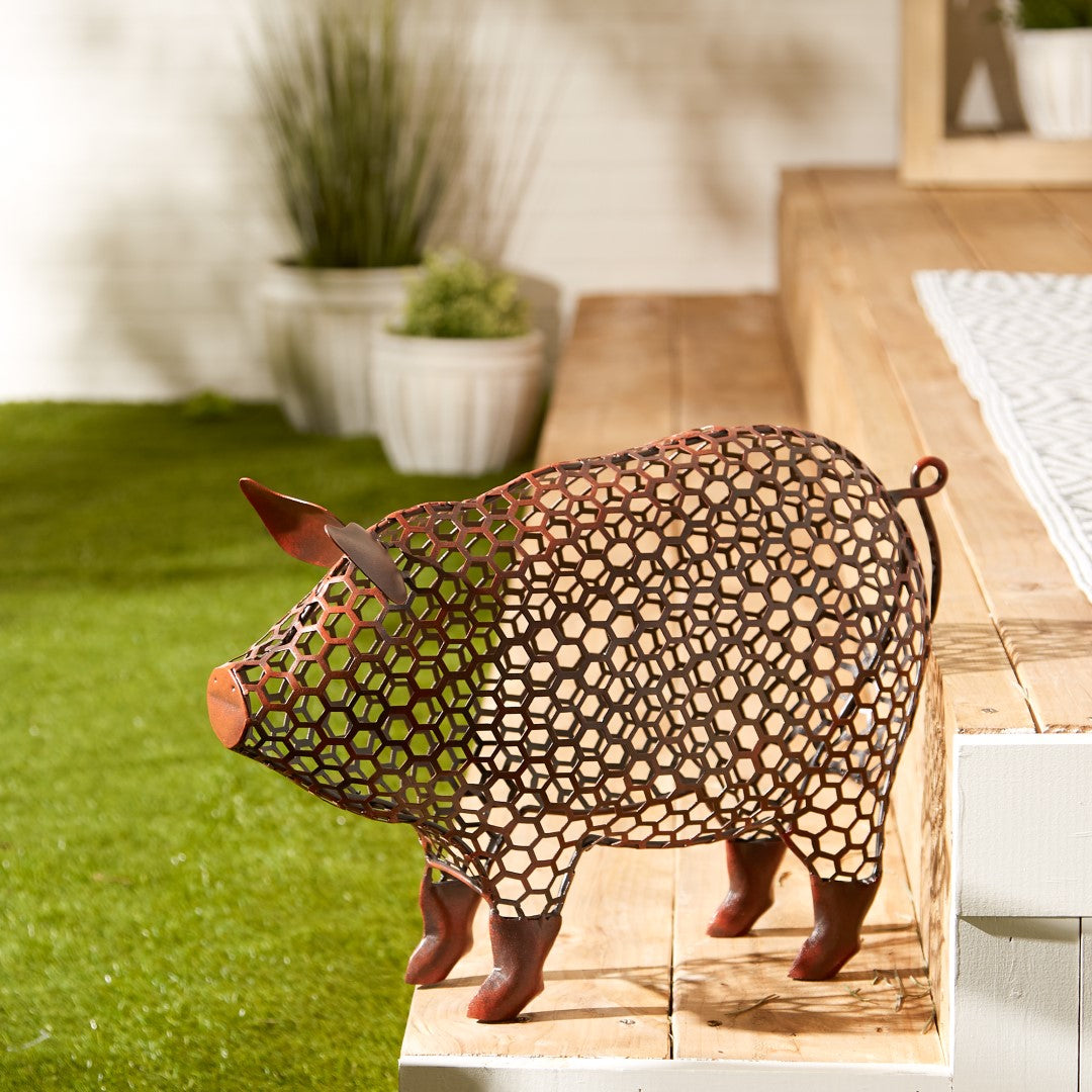 Chicken Wire Pig Sculpture