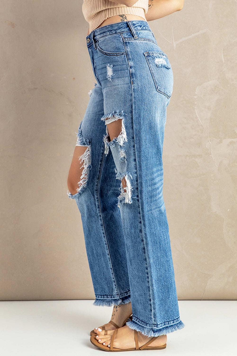 Frayed Hem Distressed Jeans with Pockets